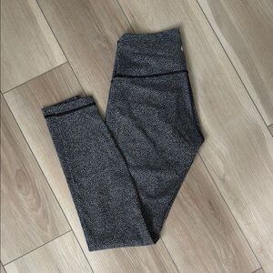 Black and White Lulu Lemon Leggings